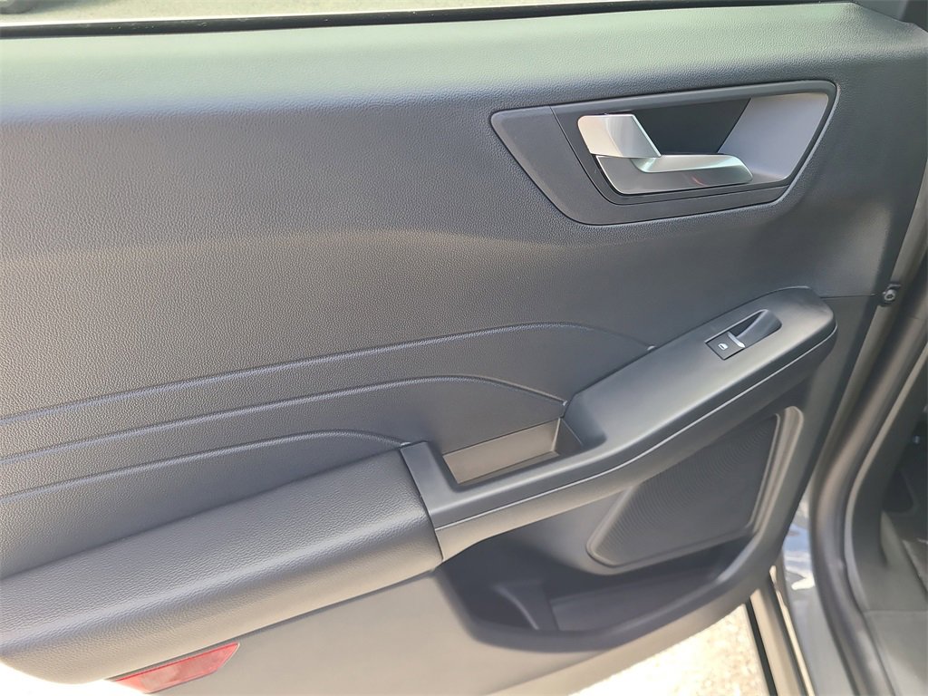 2025 Ford Escape Plug-In Hybrid photo 8