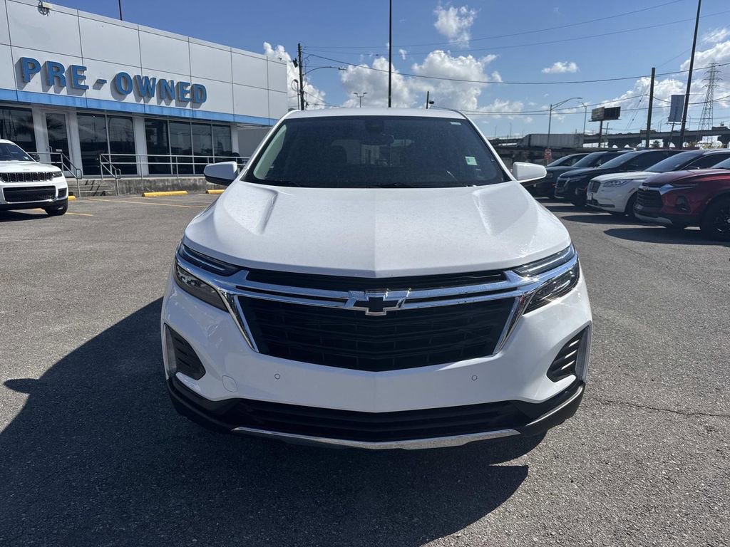 2022 Chevrolet Equinox LT photo 2
