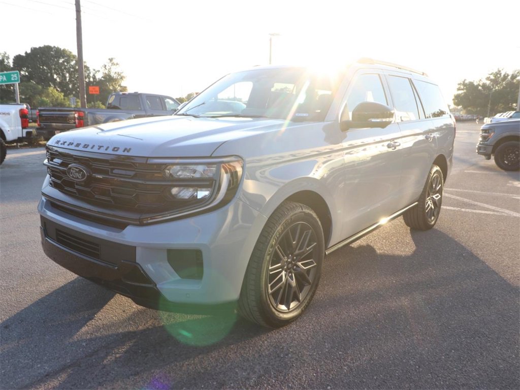 2025 Ford Expedition Platinum photo 3