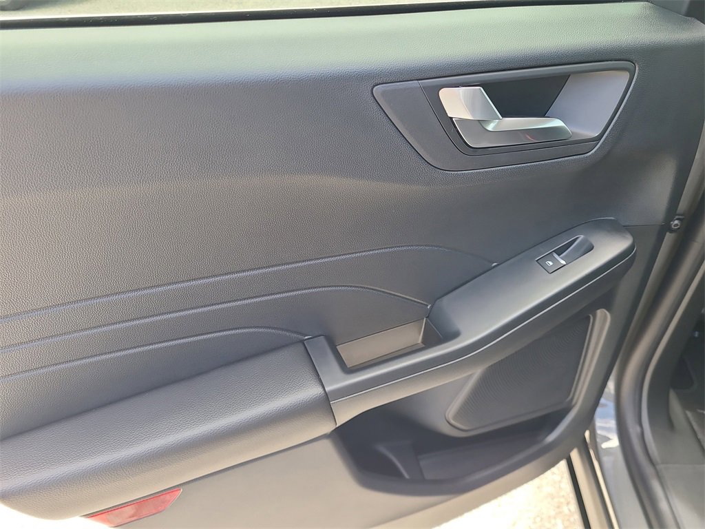 2025 Ford Escape Plug-In Hybrid photo 8