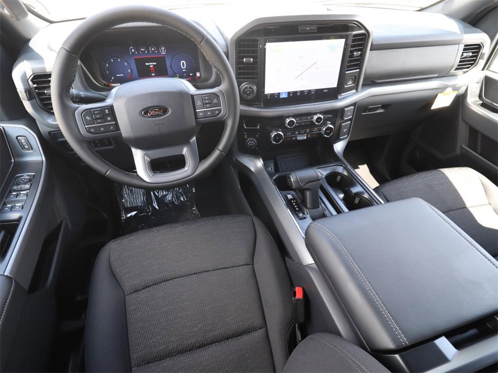 2025 Ford F-150 XLT photo 4