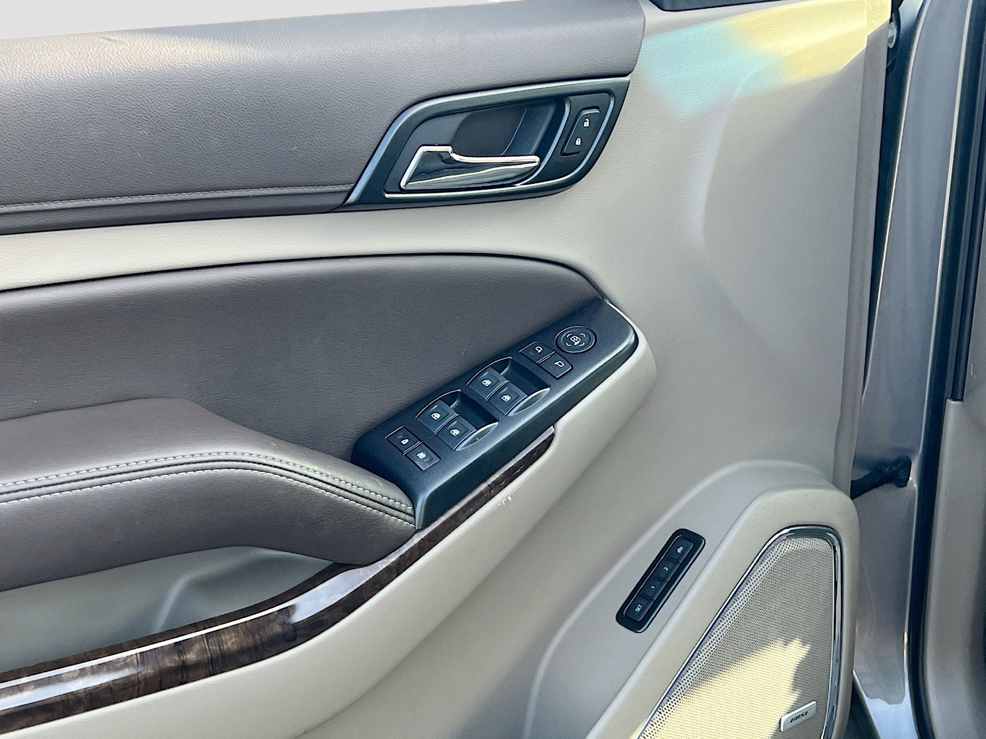 2019 Chevrolet Tahoe LT photo 18