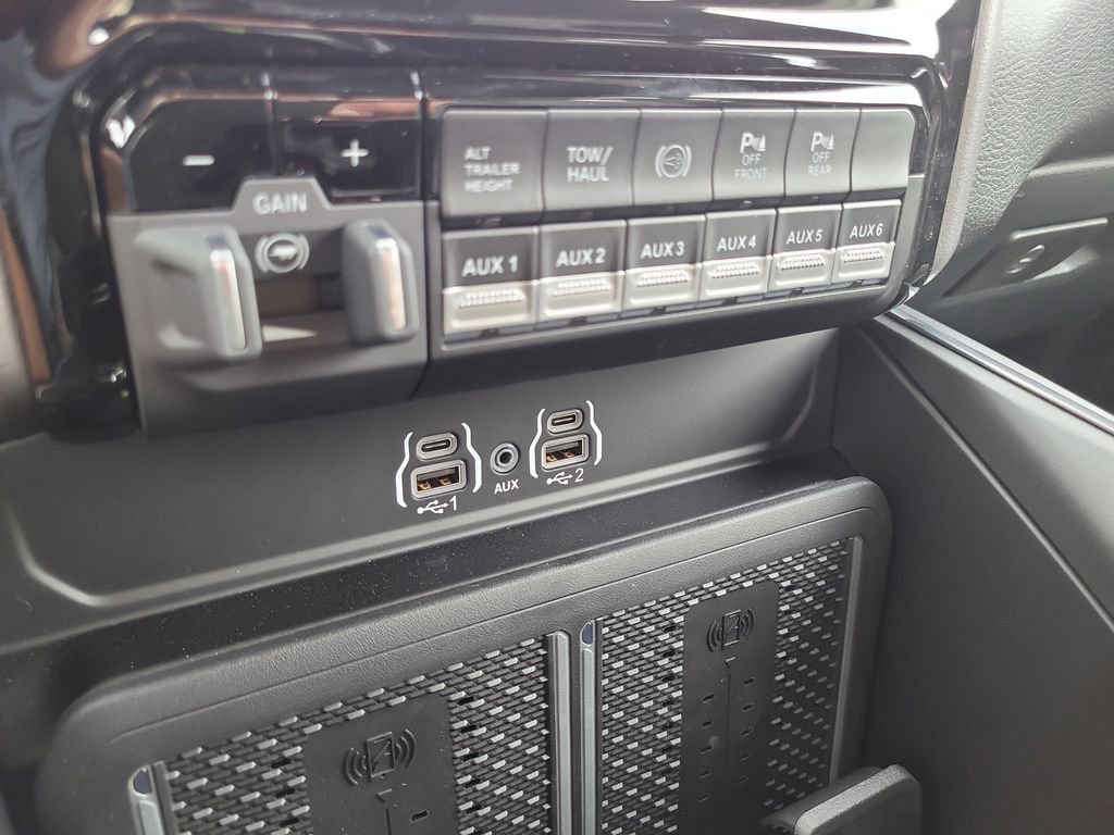 2026 Ram 3500 Laramie photo 22