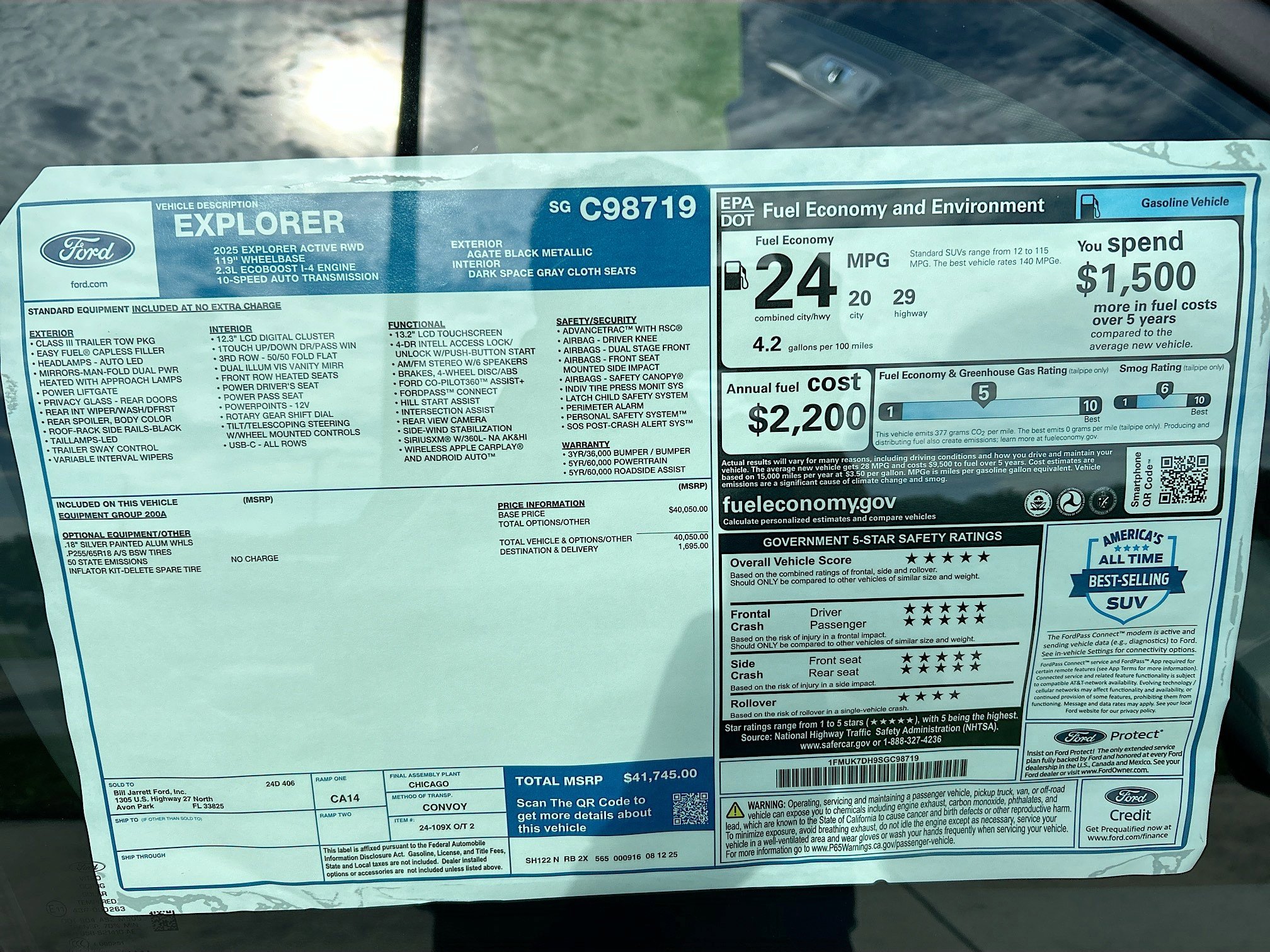 2025 Ford Explorer photo 18