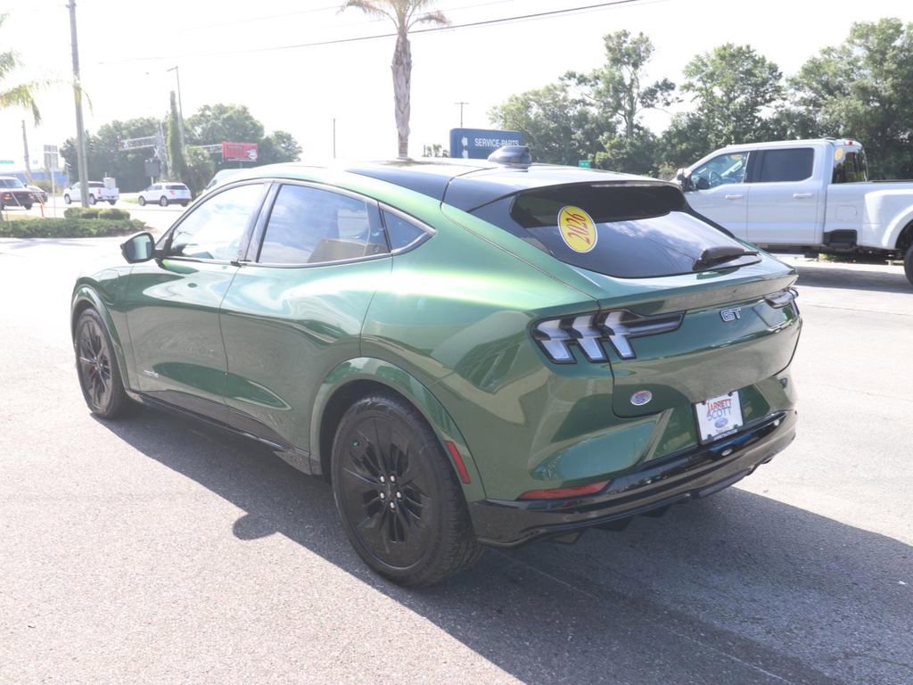2025 Ford Mustang Mach-E GT - Photo 11