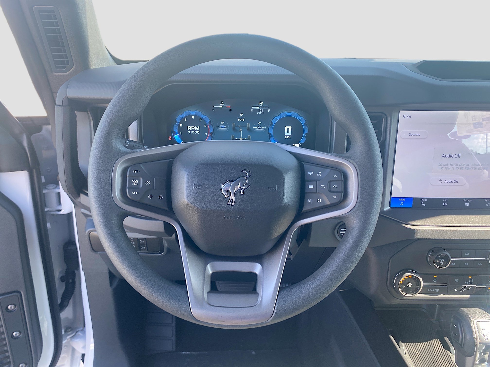 2025 Ford Bronco Base photo 3