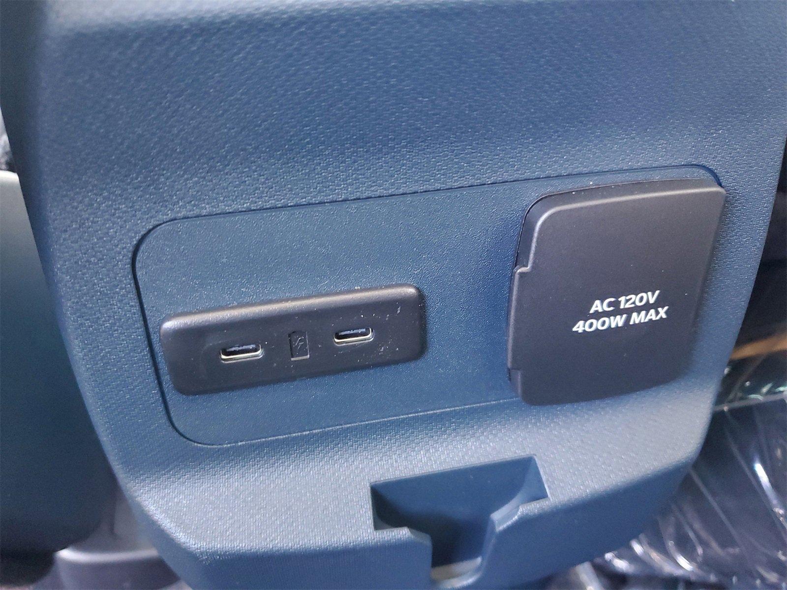 2025 Ford Maverick photo 9