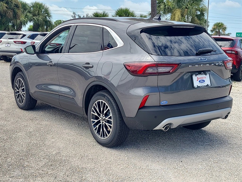 2025 Ford Escape Plug-In Hybrid photo 3