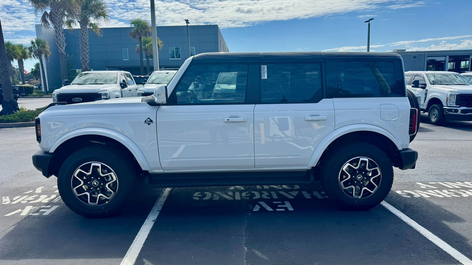 2025 Ford Bronco Outer Banks photo 10