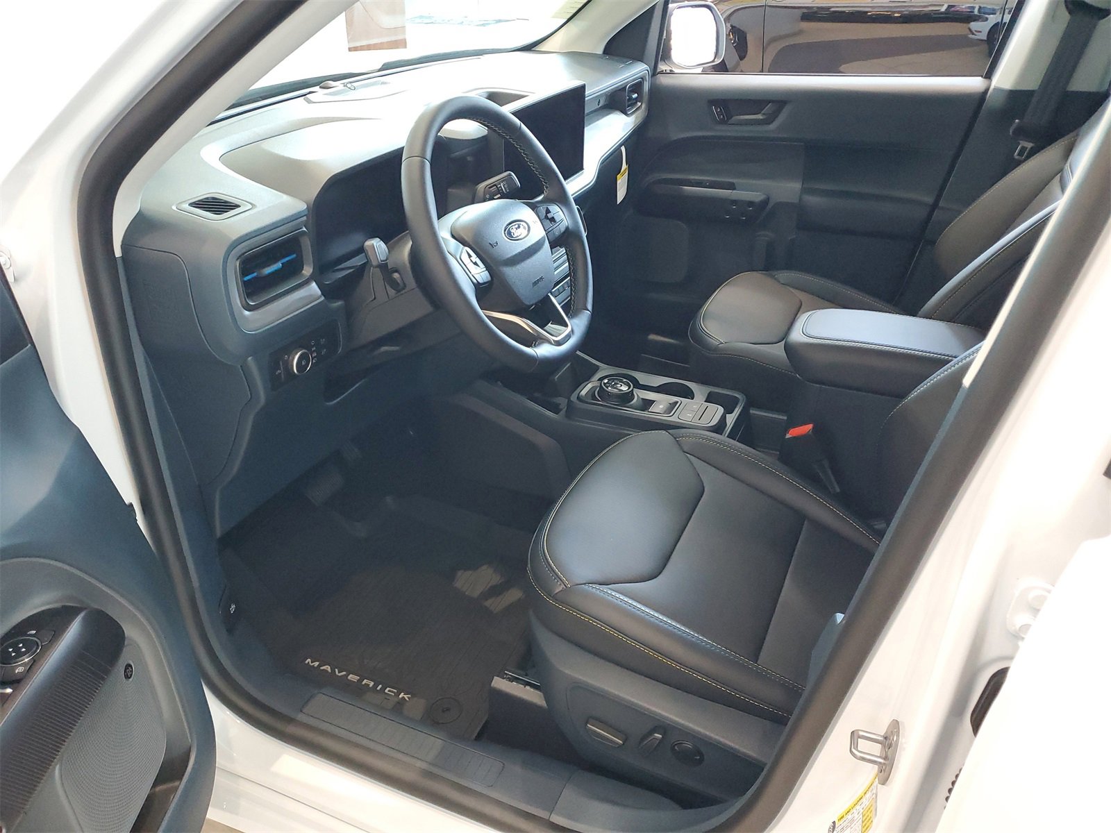 2025 Ford Maverick photo 7