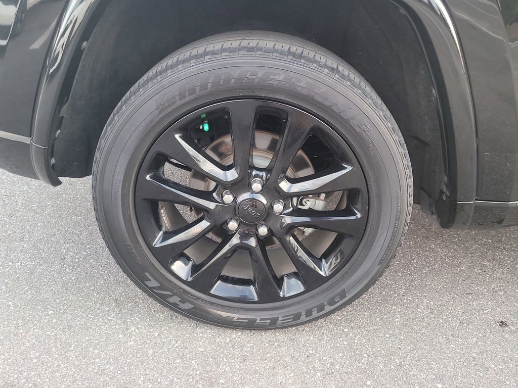 2019 Jeep Grand Cherokee Altitude photo 3