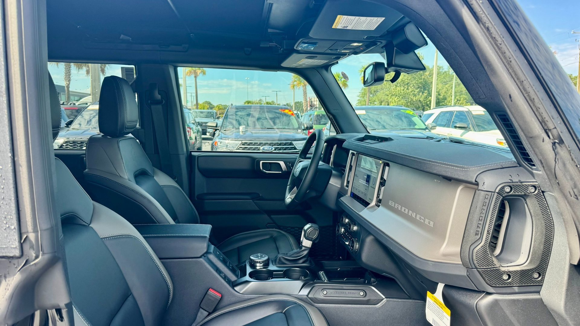 2025 Ford Bronco Outer Banks photo 3