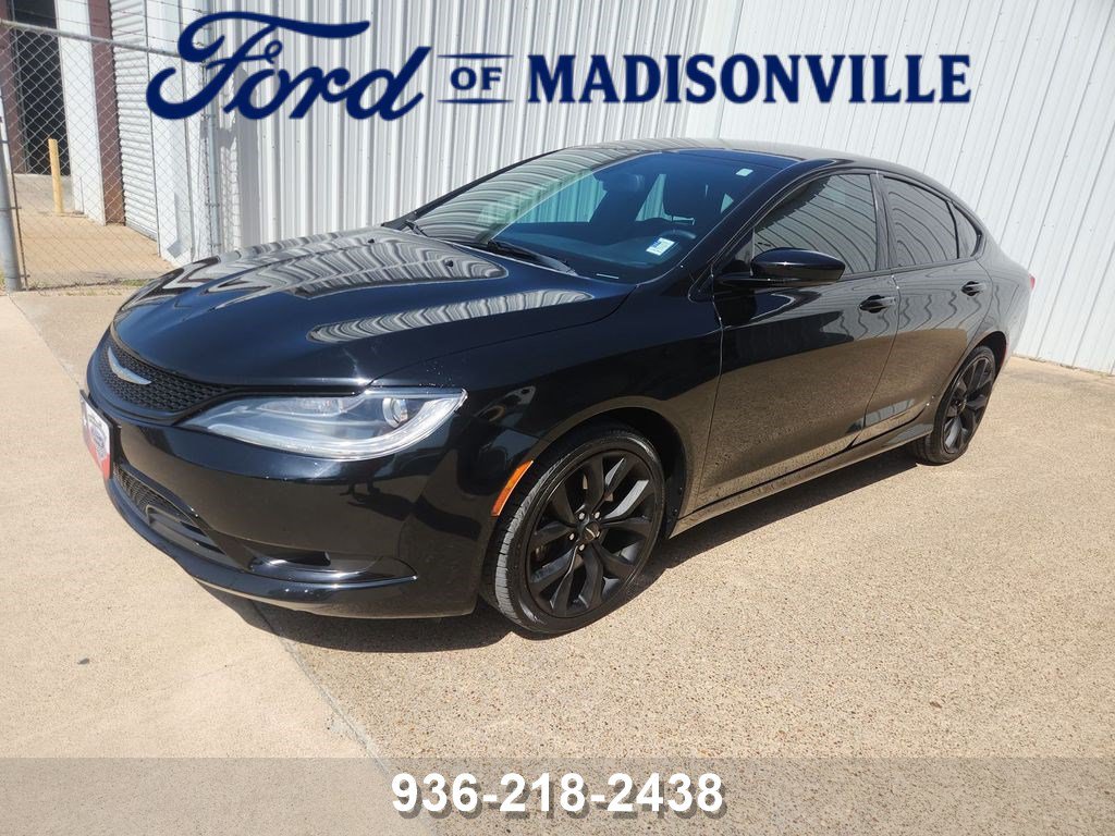Used 2016 Chrysler 200 S with VIN 1C3CCCDG4GN152362 for sale in Madisonville, TX