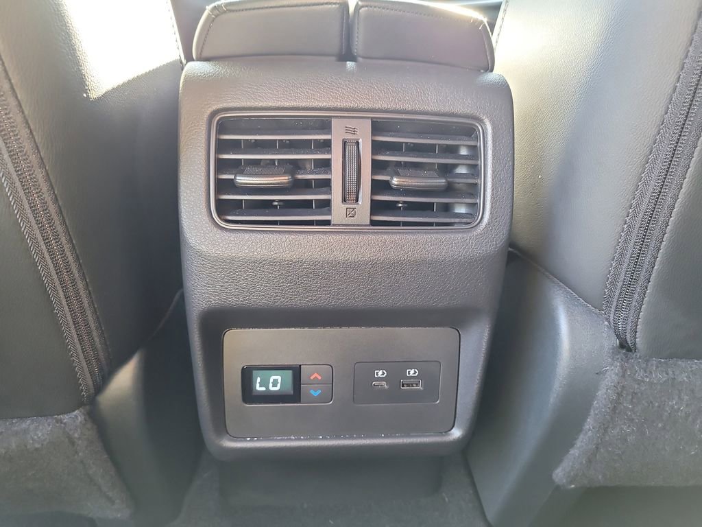 2023 Nissan Rogue SL photo 11