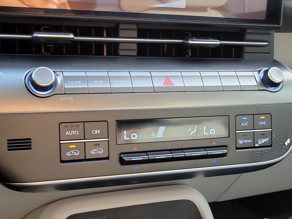 2025 Hyundai Kona SEL photo 17