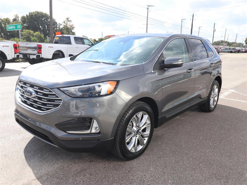 2022 Ford Edge Titanium photo 3