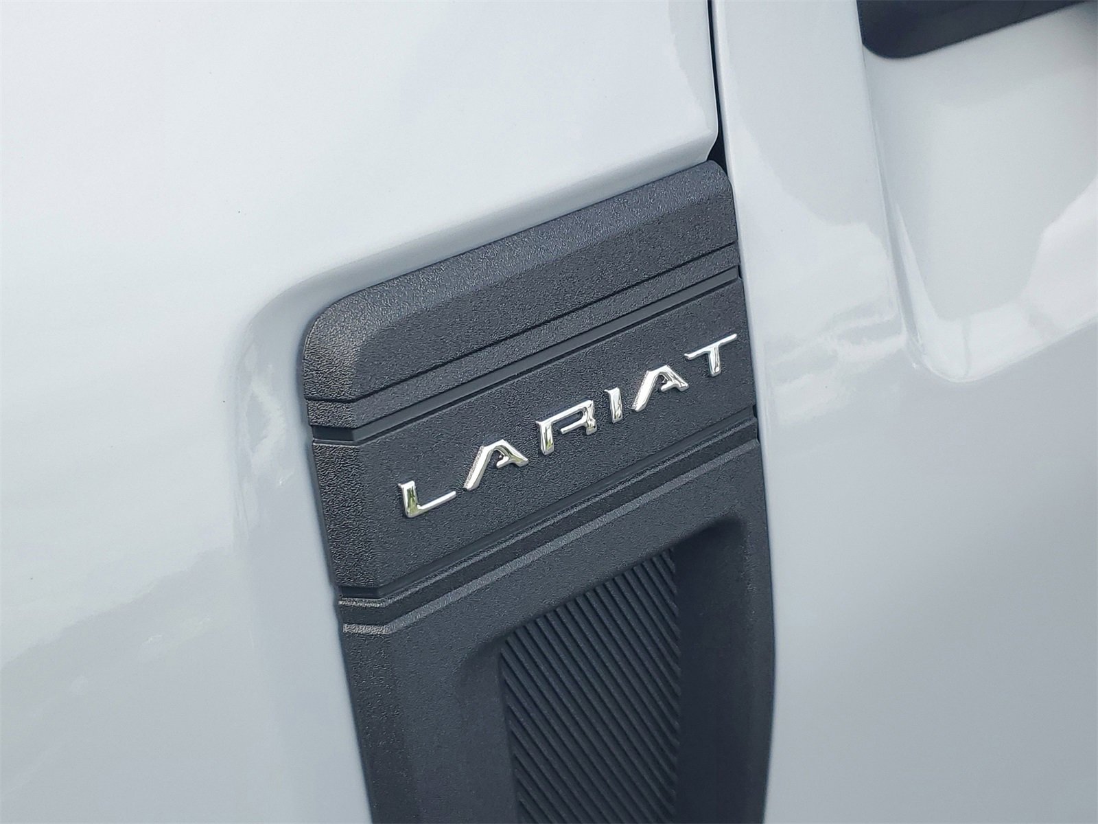 2025 Ford Maverick Lariat photo 2