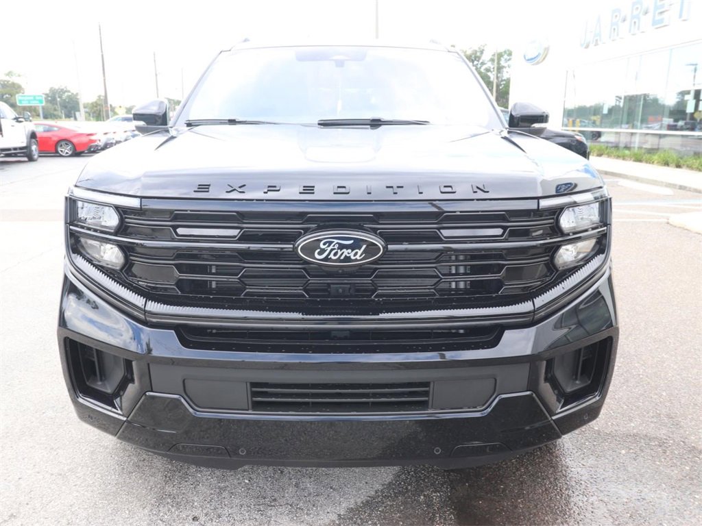 2025 Ford Expedition MAX Platinum photo 3