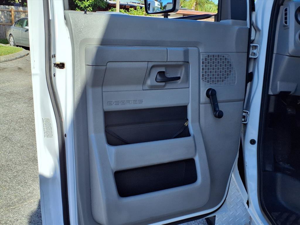 2016 Ford E-Series Cutaway Base - Photo 29