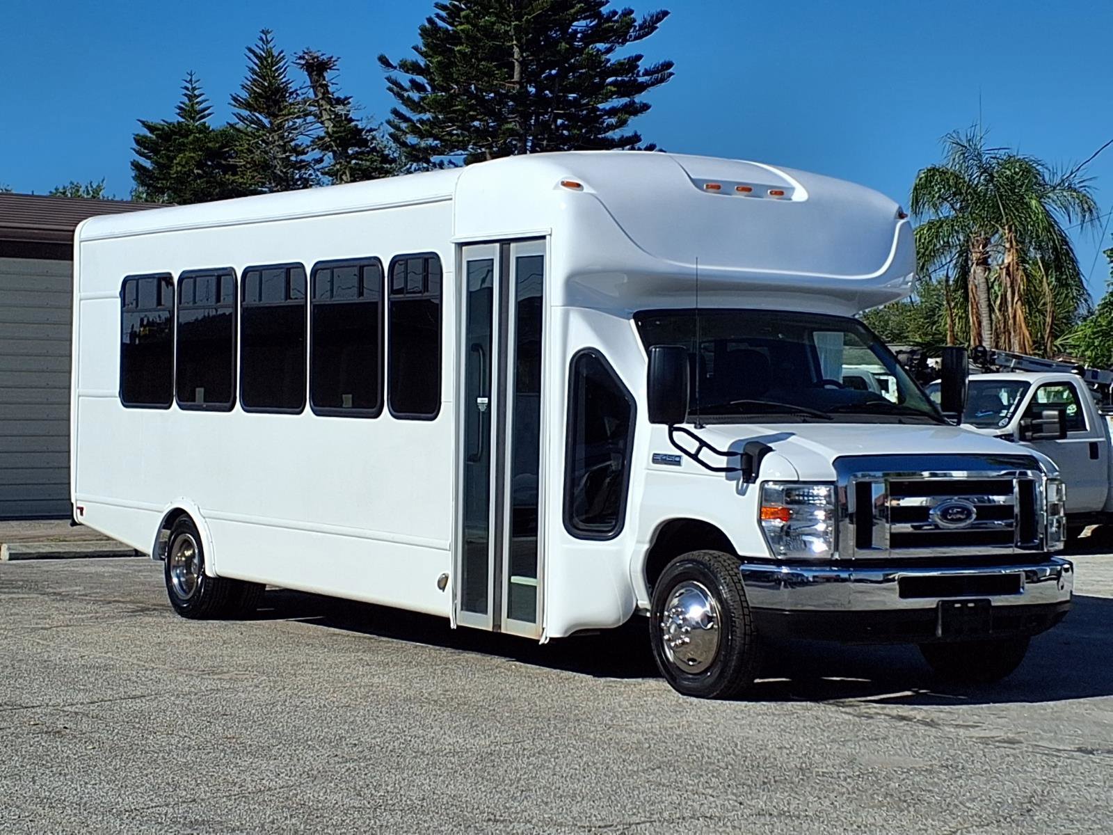 2017 Ford E-Series Cutaway