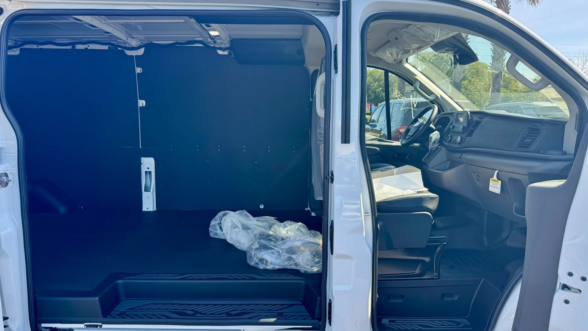 2025 Ford Transit photo 3
