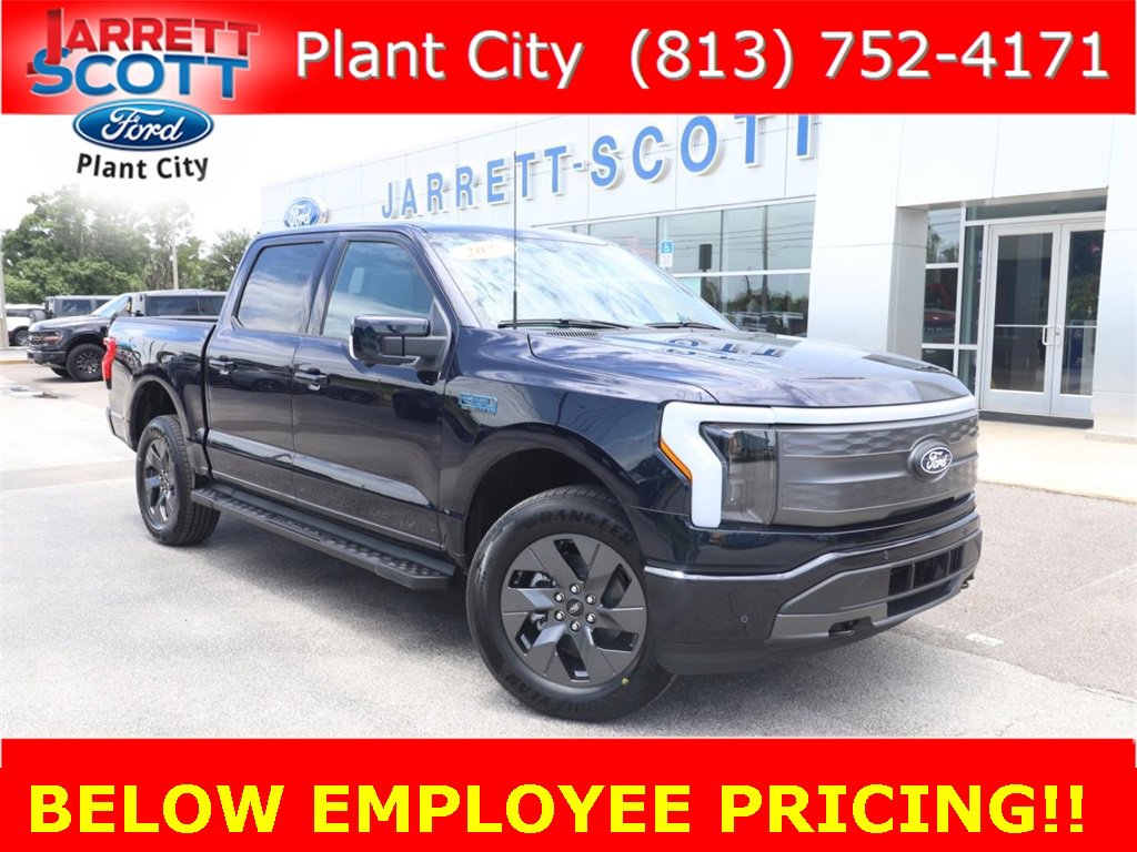 2025 Ford F-150 Lightning Lariat's photo
