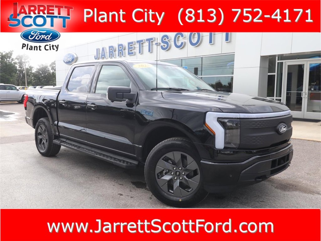 2025 Ford F-150 Lightning Flash's photo