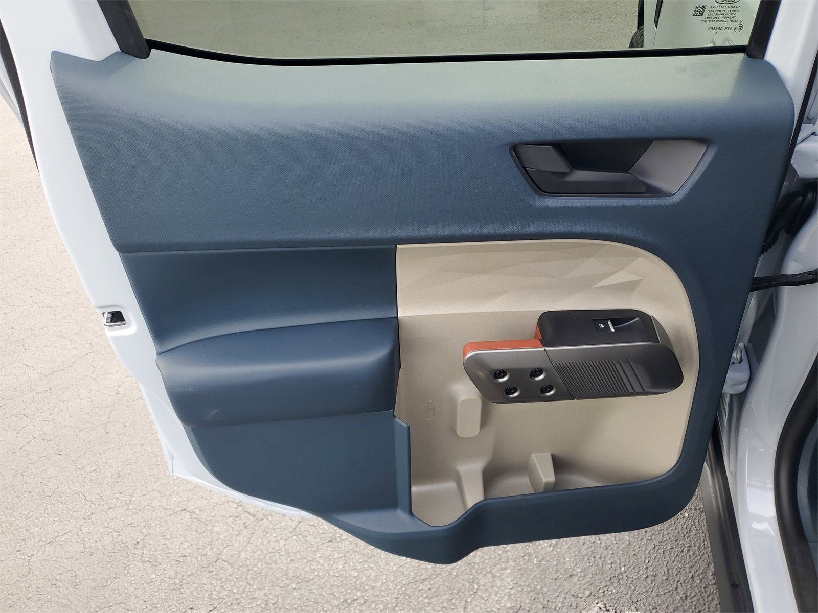 2025 Ford Maverick Lariat photo 3