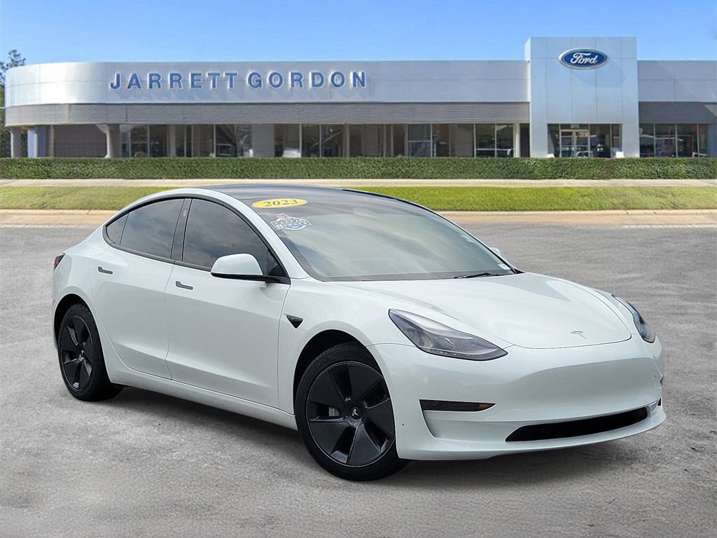 2023 Tesla Model 3 -'s photo