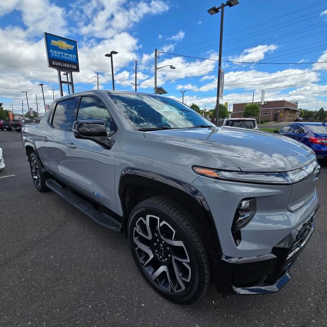 2025 Chevrolet Silverado EV RST Max Range's photo