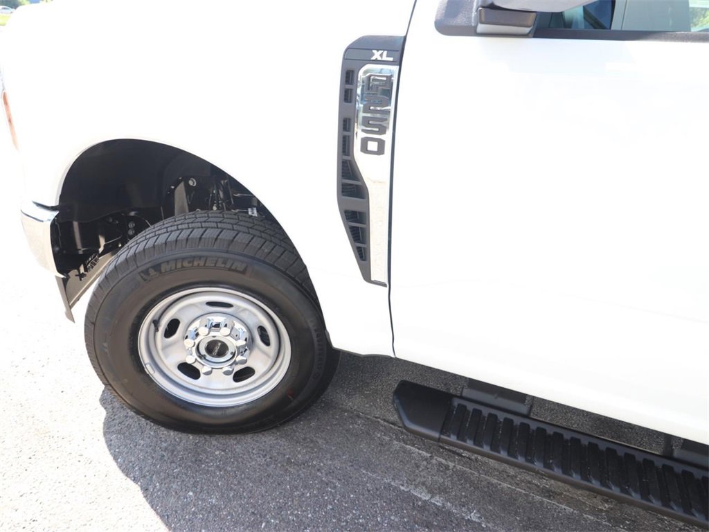 2026 Ford F-250 XL photo 4