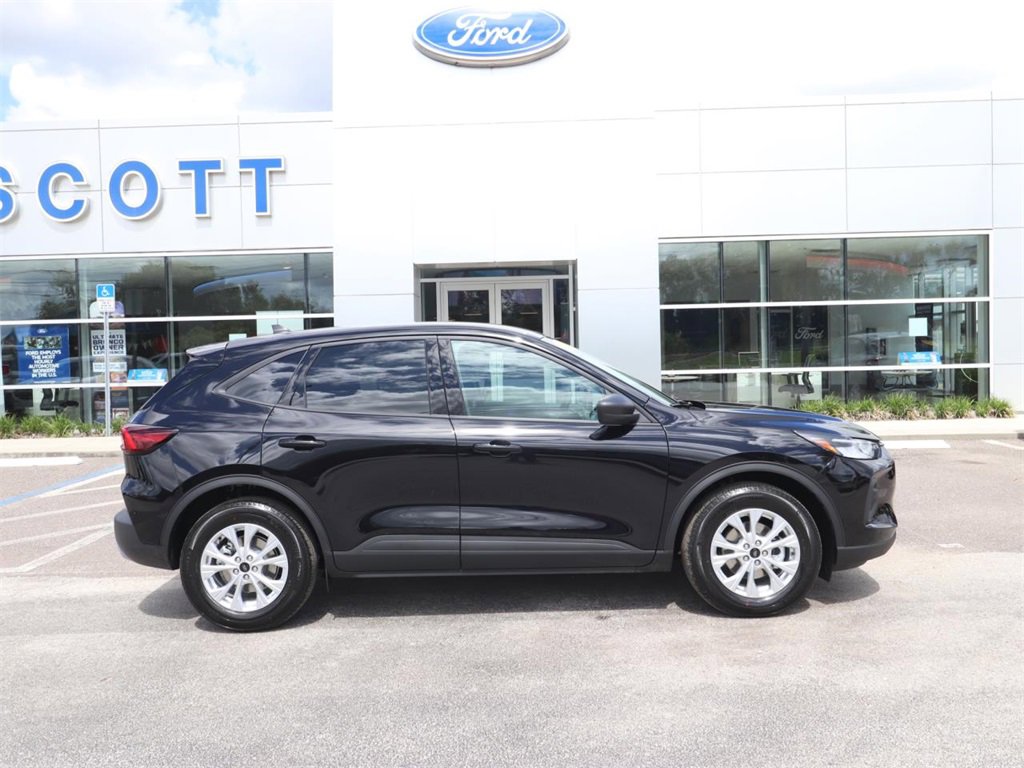 2026 Ford Escape Active photo 2