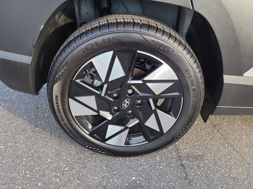 2025 Hyundai Kona SEL photo 4