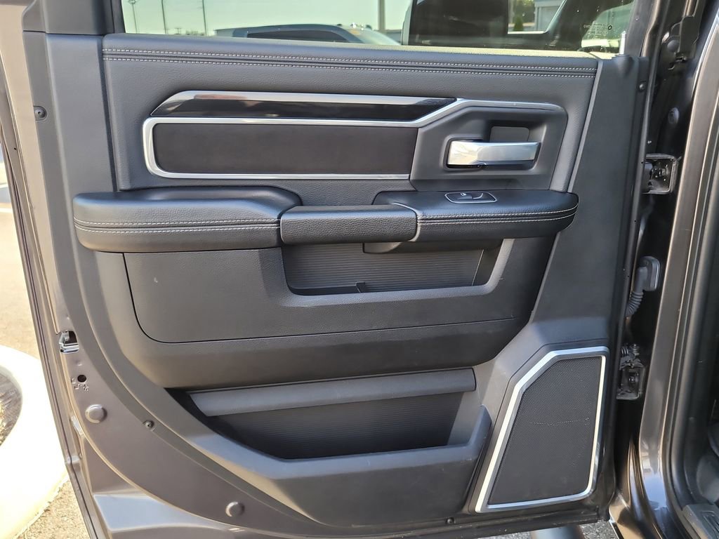 2022 Ram 2500 Laramie photo 8