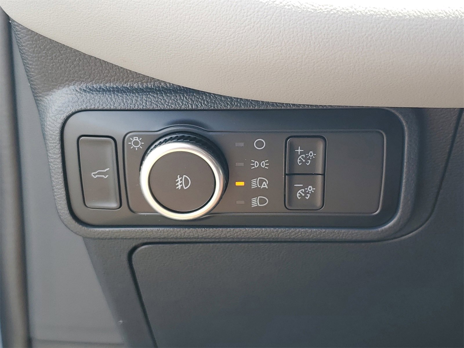 2025 Ford Explorer photo 27
