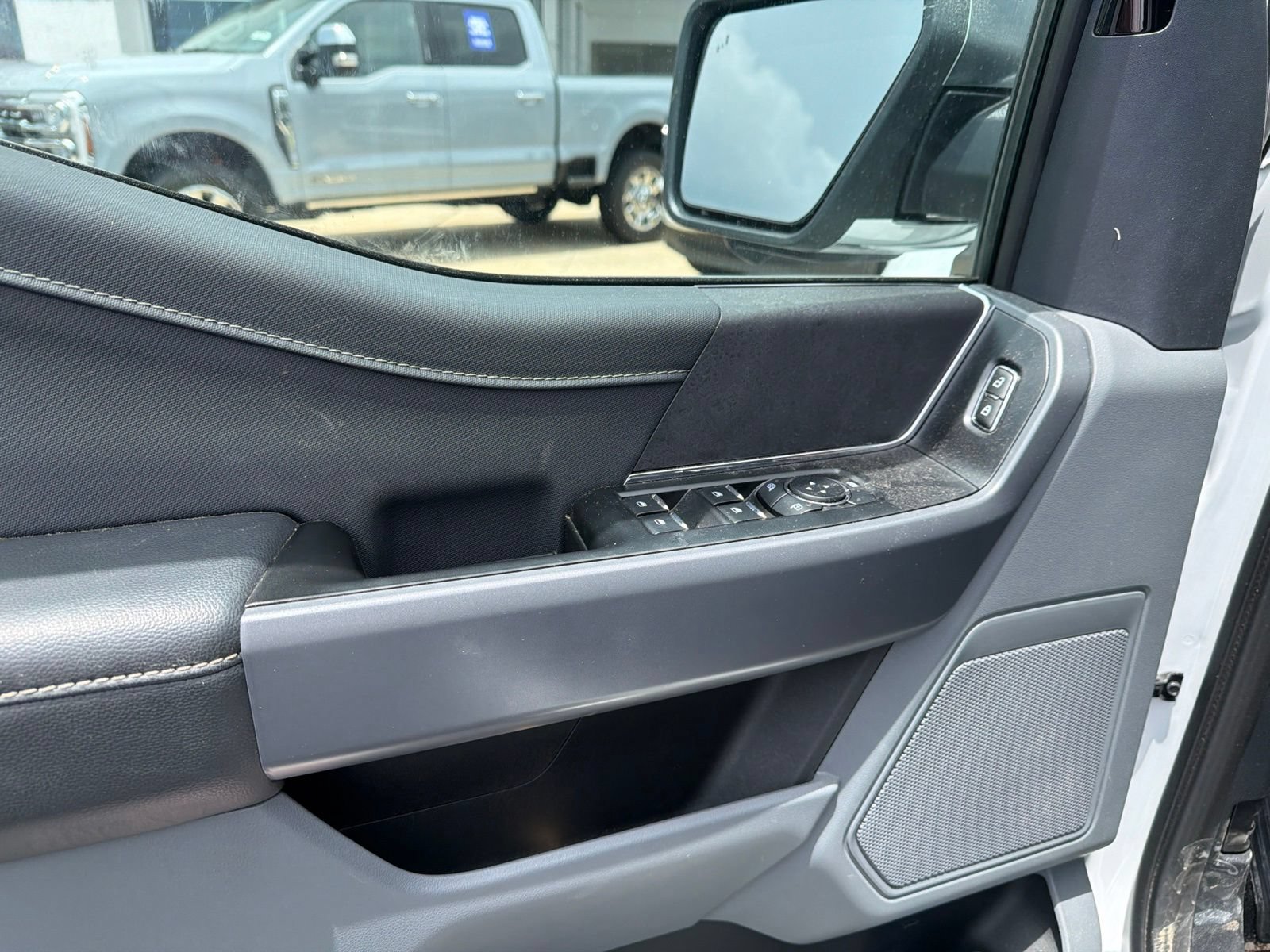 2025 Ford F-150 XLT - Photo 8